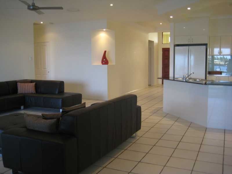 40 Sunbird Chase, Parrearra QLD 4575