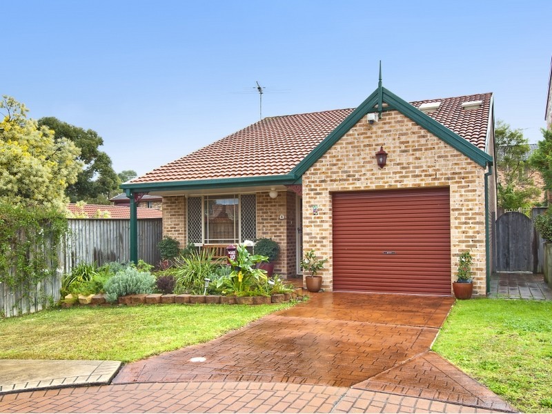 10 Tristania Grove, Greenacre NSW 2190