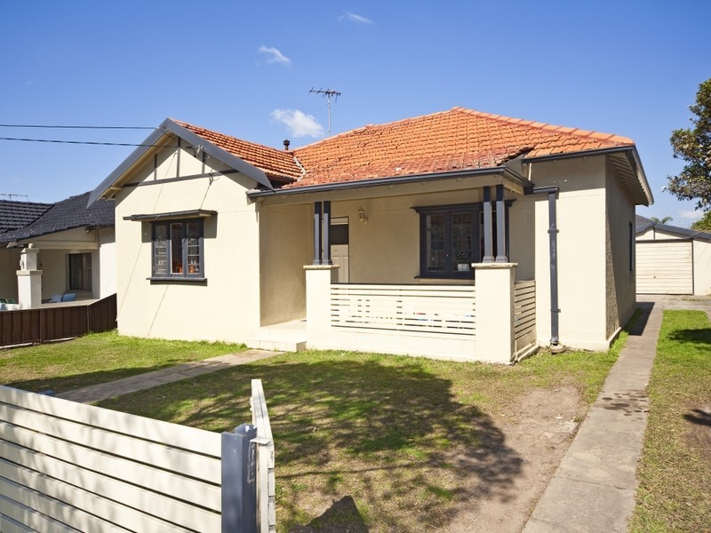 Greenacre NSW 2190