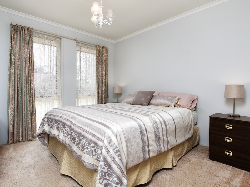 7 Silkyoak Grove, Greenacre NSW 2190