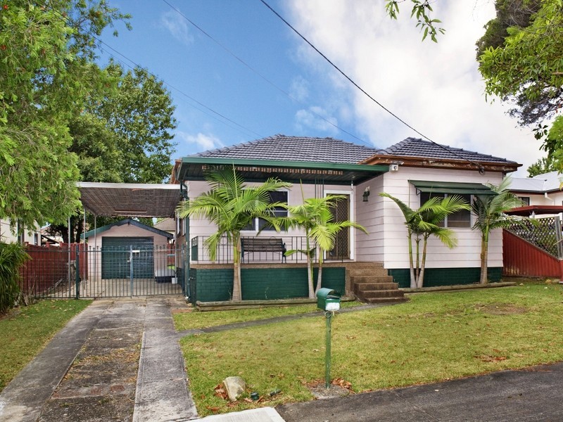 12 Sylvanus Street, Greenacre NSW 2190