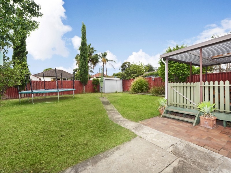 12 Sylvanus Street, Greenacre NSW 2190