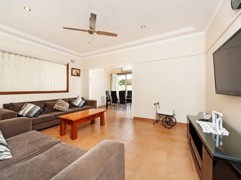 Greenacre NSW 2190