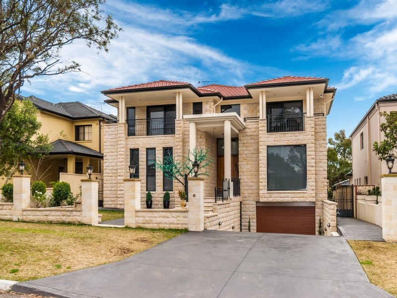 8 Cowl Street, Greenacre NSW 2190