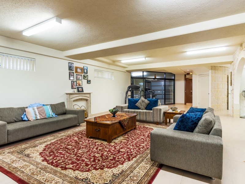 8 Cowl Street, Greenacre NSW 2190