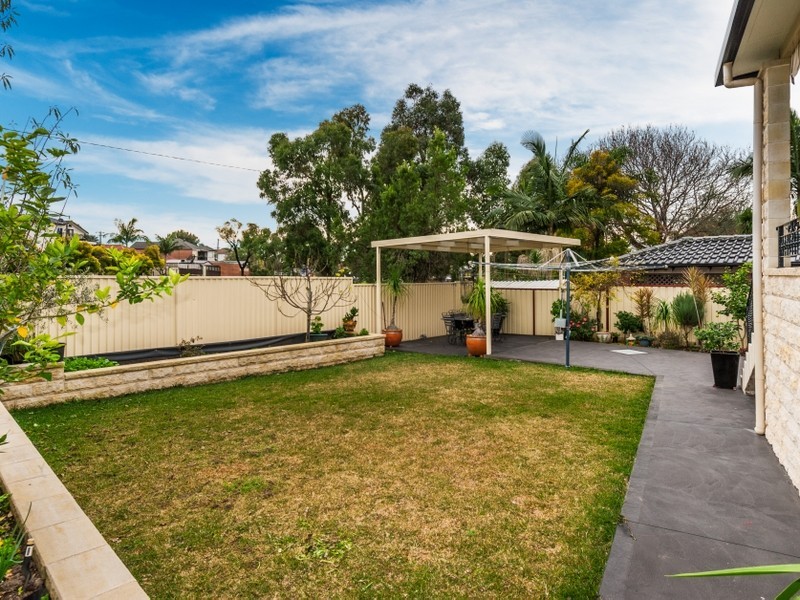 8 Cowl Street, Greenacre NSW 2190