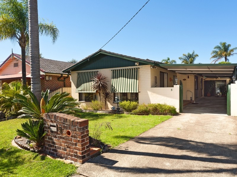 5 Valencia Street, Greenacre NSW 2190