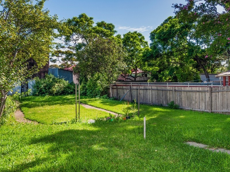 4 Eden Avenue, Croydon Park NSW 2133