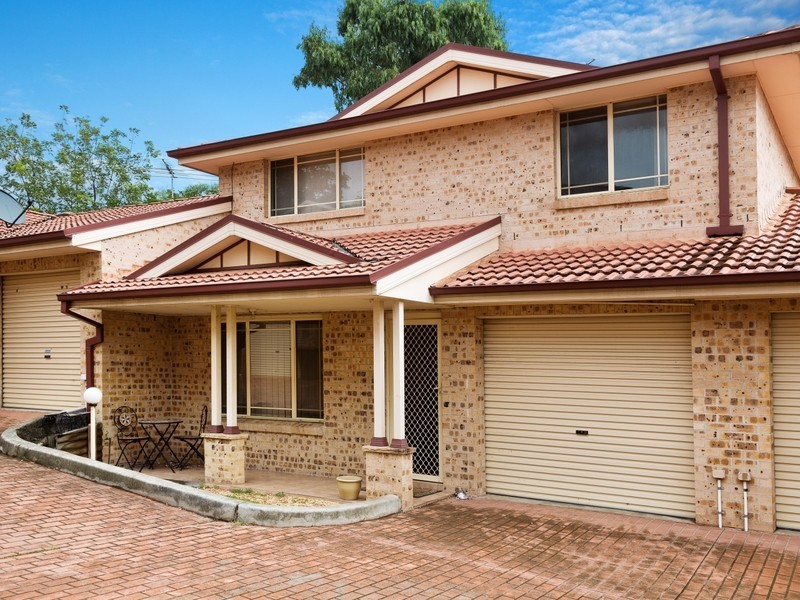 6/11 Mataro Close, Edensor Park NSW 2176