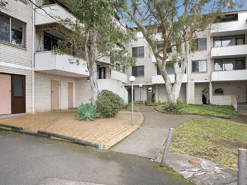 12/13 Brighton Avenue, Croydon Park NSW 2133