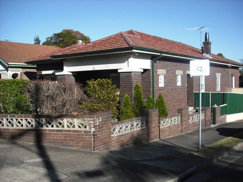 1 Quandong Ave, Burwood NSW 2134