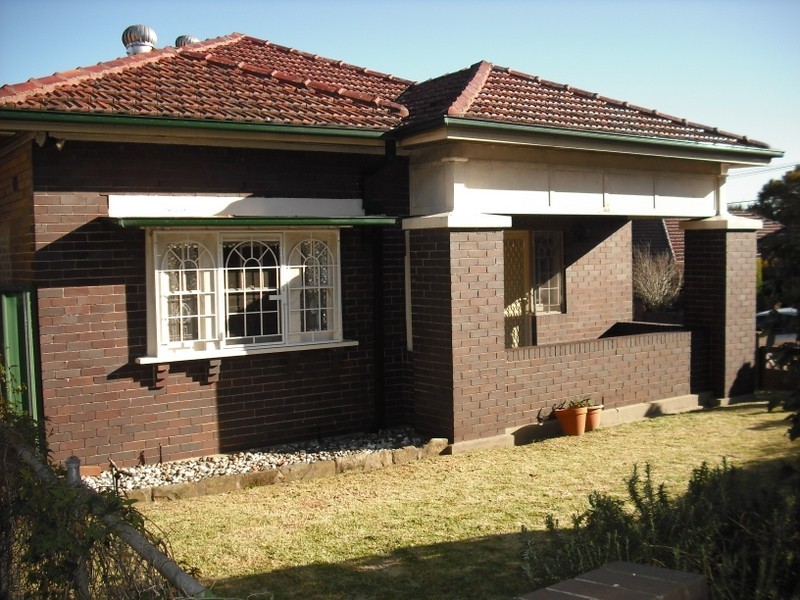 1 Quandong Ave, Burwood NSW 2134