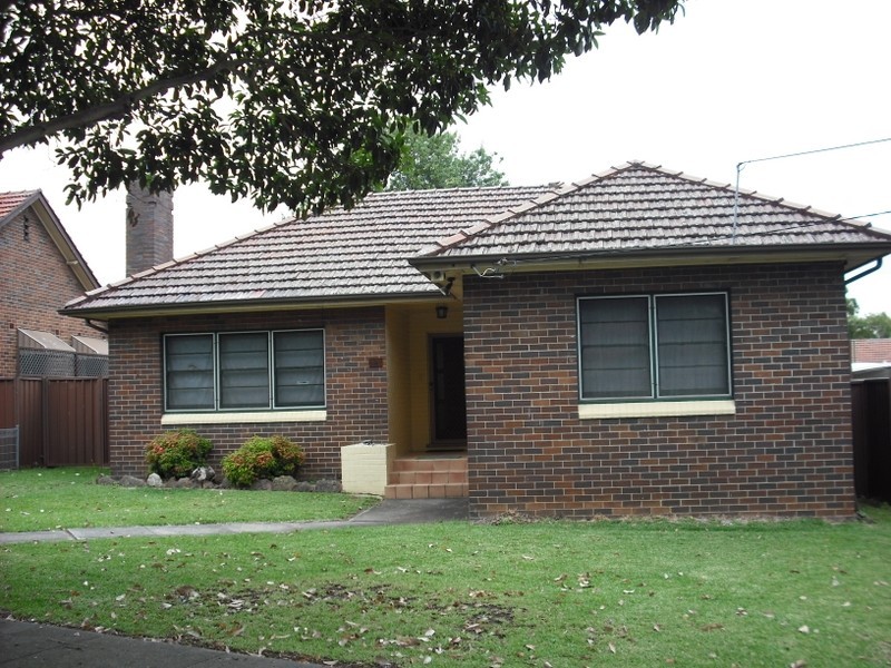 13 Cecily Street, Belfield NSW 2191