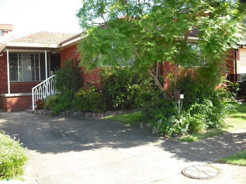10 Plimsoll Street, Belmore NSW 2192