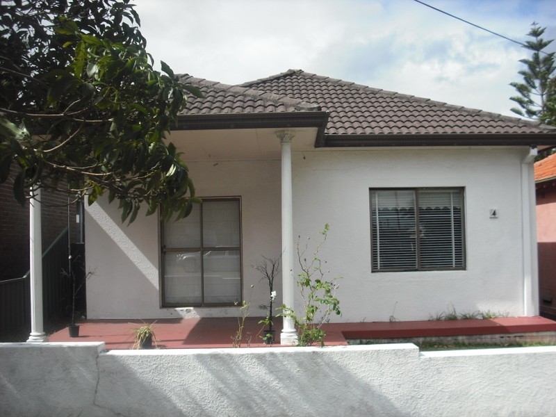 4 Windsor Ave, Croydon Park NSW 2133