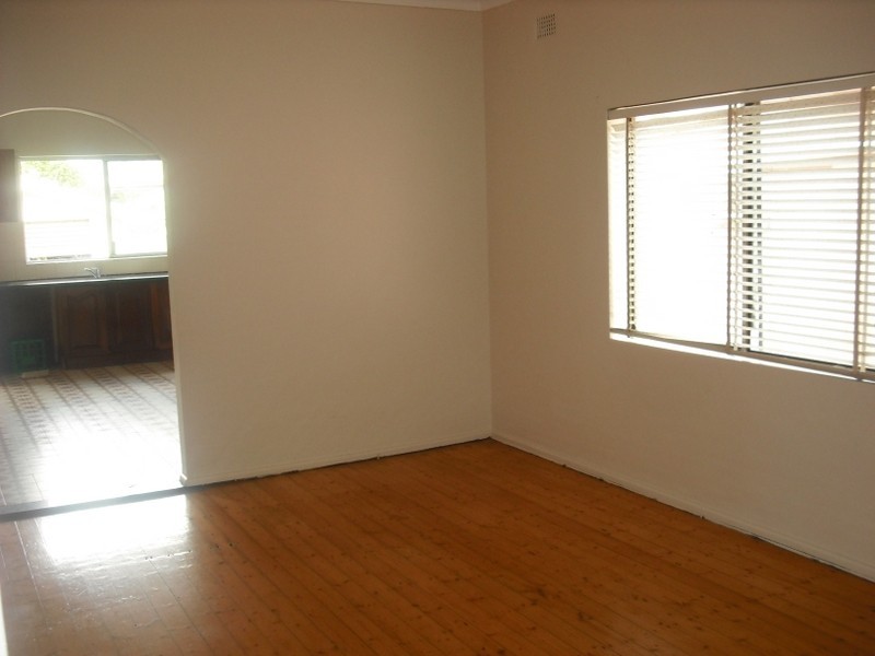 4 Windsor Ave, Croydon Park NSW 2133