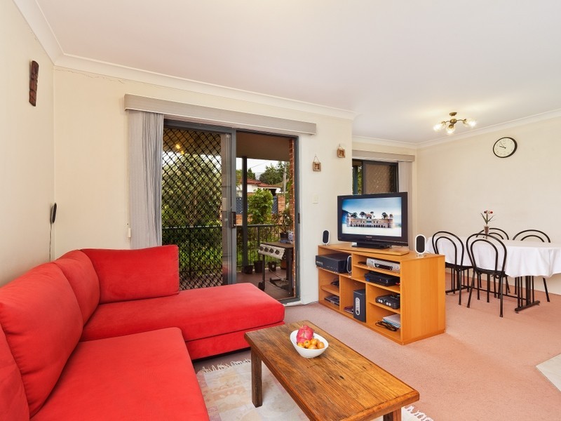 1/8-10 Gloucester Ave, Burwood NSW 2134