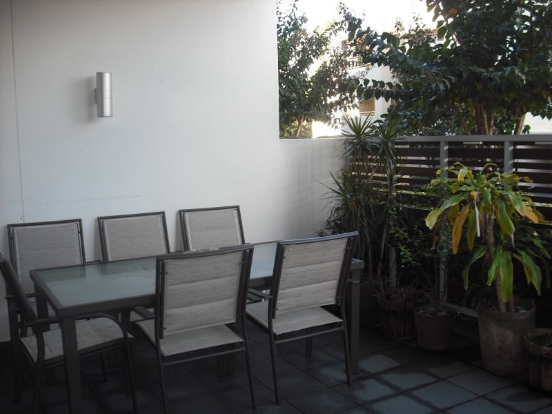 Unit 208/37 Amalfi Drive, Wentworth Point NSW 2127