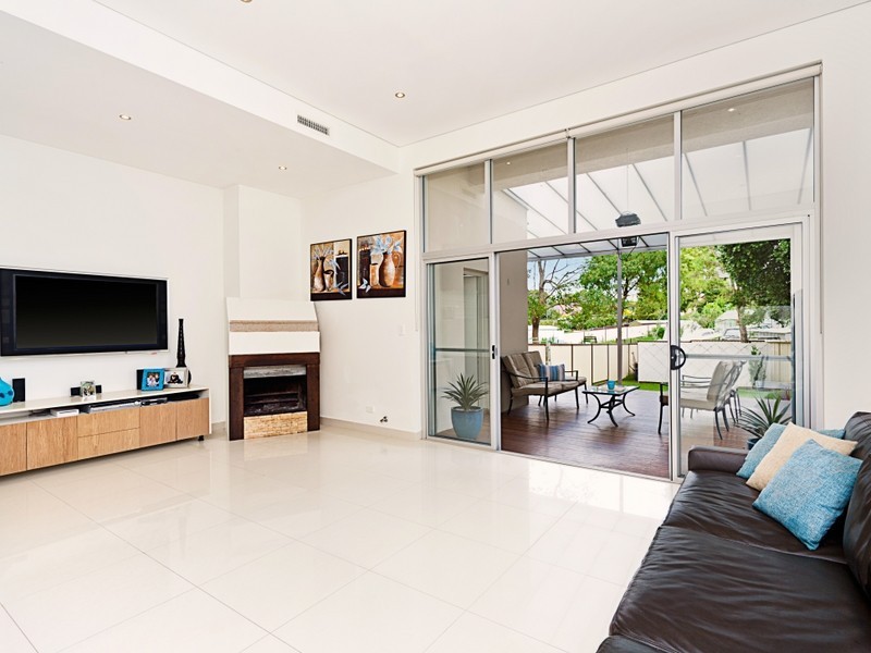 166 Hillcrest Avenue, Mount Lewis NSW 2190