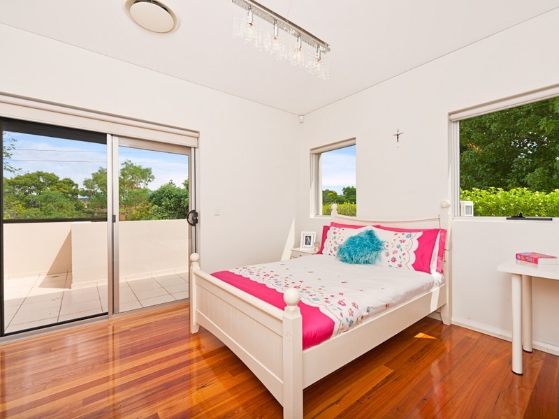 166 Hillcrest Avenue, Mount Lewis NSW 2190