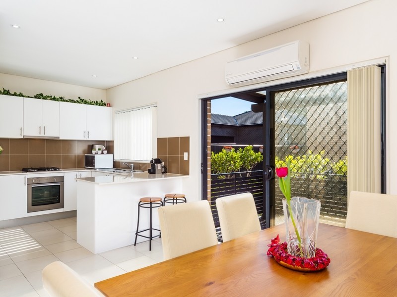 3/49 Old Kent Road, Greenacre NSW 2190