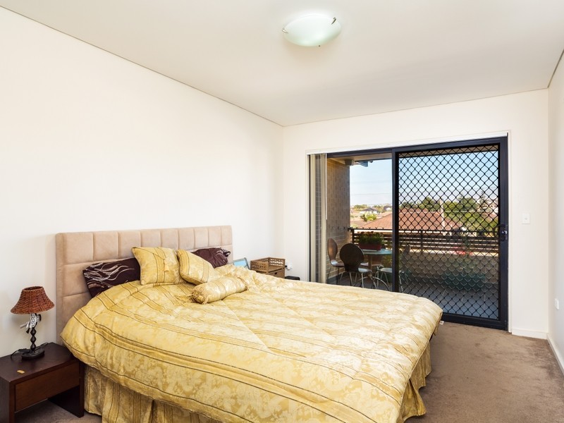 3/49 Old Kent Road, Greenacre NSW 2190