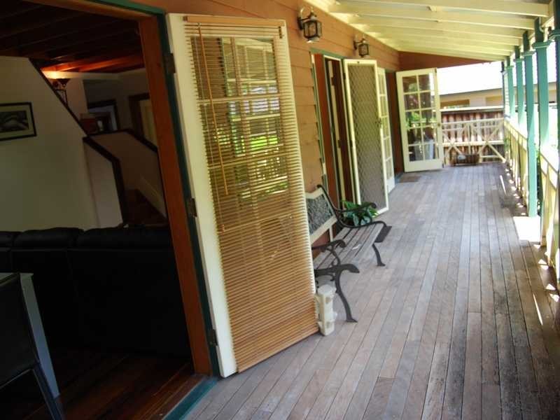 64 Slatyer Avenue, Bundall QLD 4217