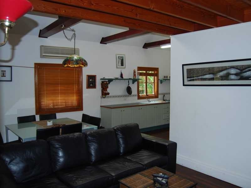 64 Slatyer Avenue, Bundall QLD 4217