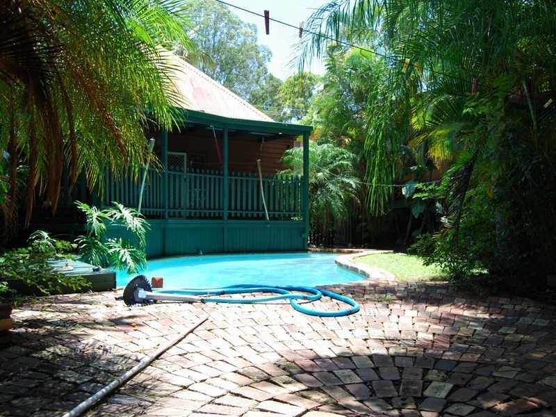 64 Slatyer Avenue, Bundall QLD 4217