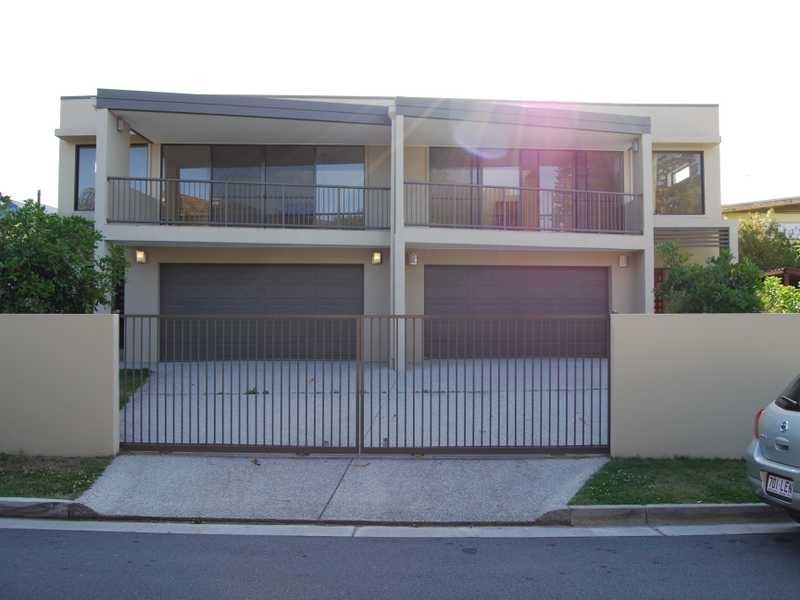 1 & 2/50 Little Norman Street, Southport QLD 4215