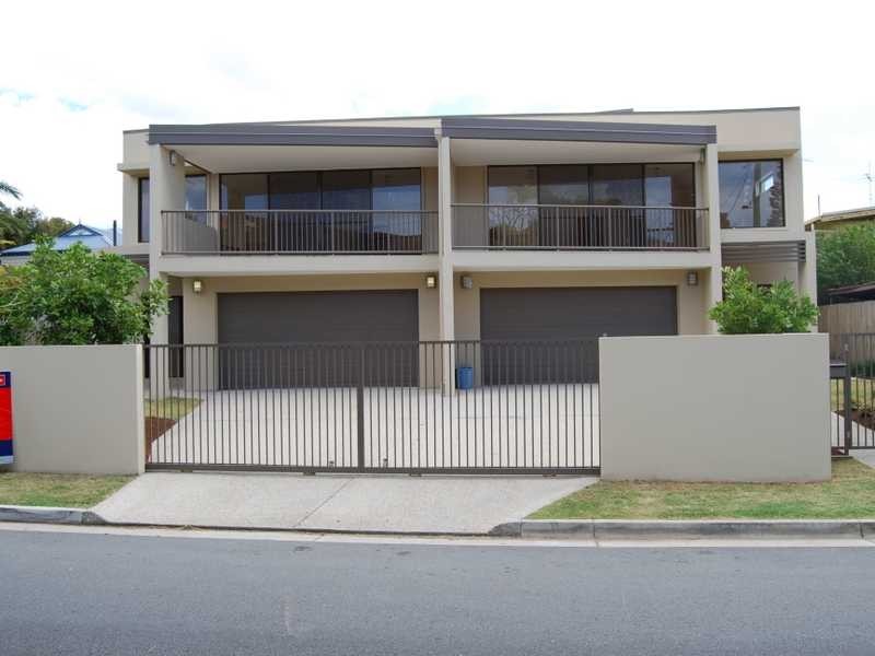 1 & 2/50 Little Norman Street, Southport QLD 4215