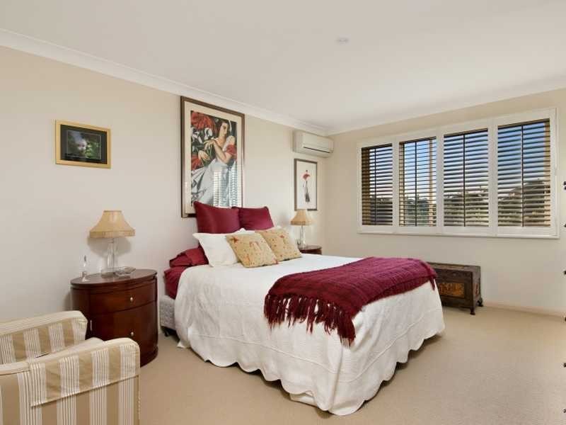 2/31 Runaway Bay Avenue, Runaway Bay QLD 4216