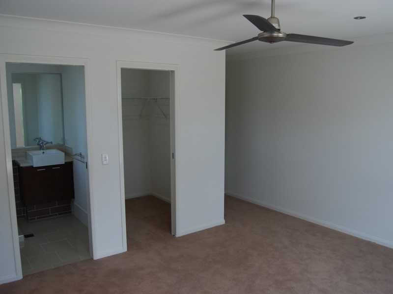 5A Ashton Street, Labrador QLD 4215