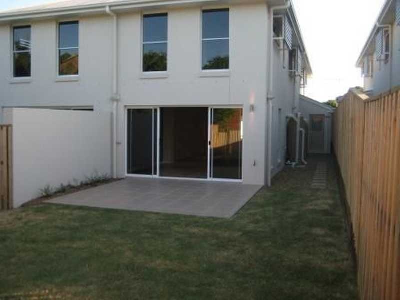 5A Ashton Street, Labrador QLD 4215