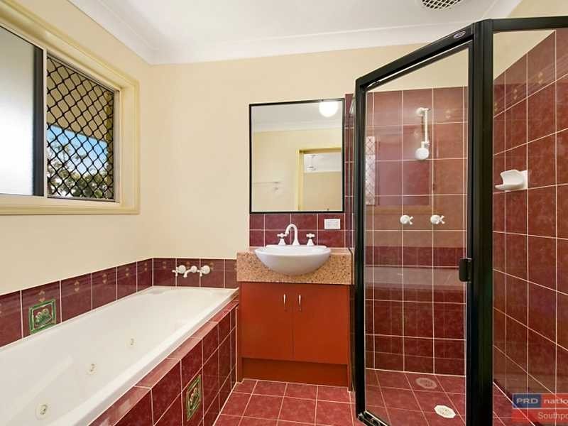 65 Zane Street, Molendinar QLD 4214