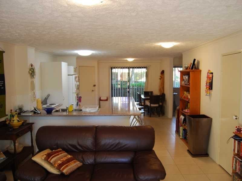 Unit 5/170 High Street, Southport QLD 4215