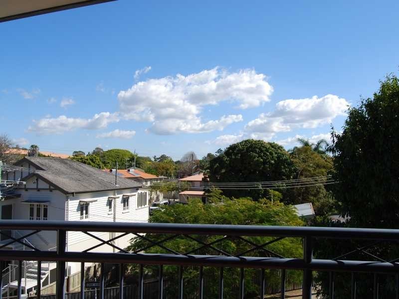 Unit/90/148 Marine Parade, Southport QLD 4215