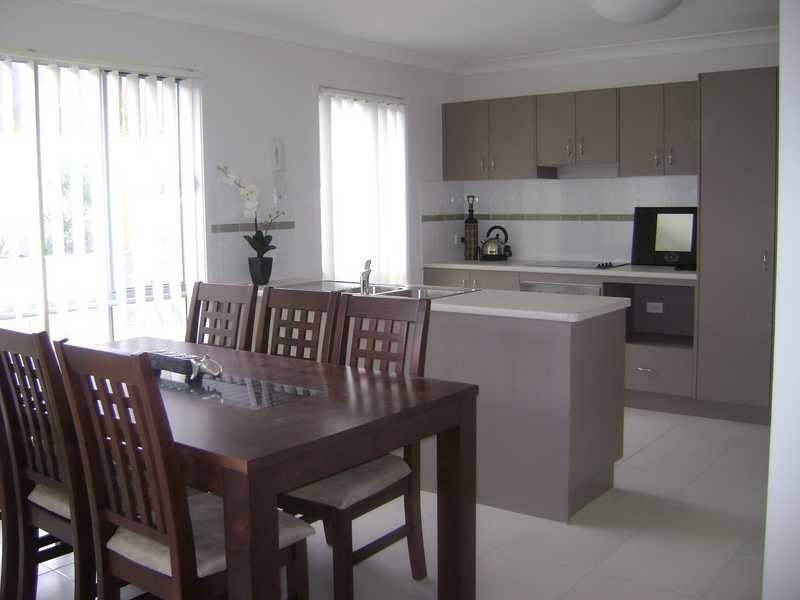 2 Sangster Crescent, Pacific Pines QLD 4211