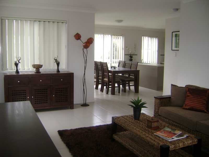 2 Sangster Crescent, Pacific Pines QLD 4211