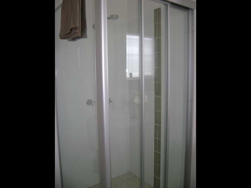 2 Sangster Crescent, Pacific Pines QLD 4211