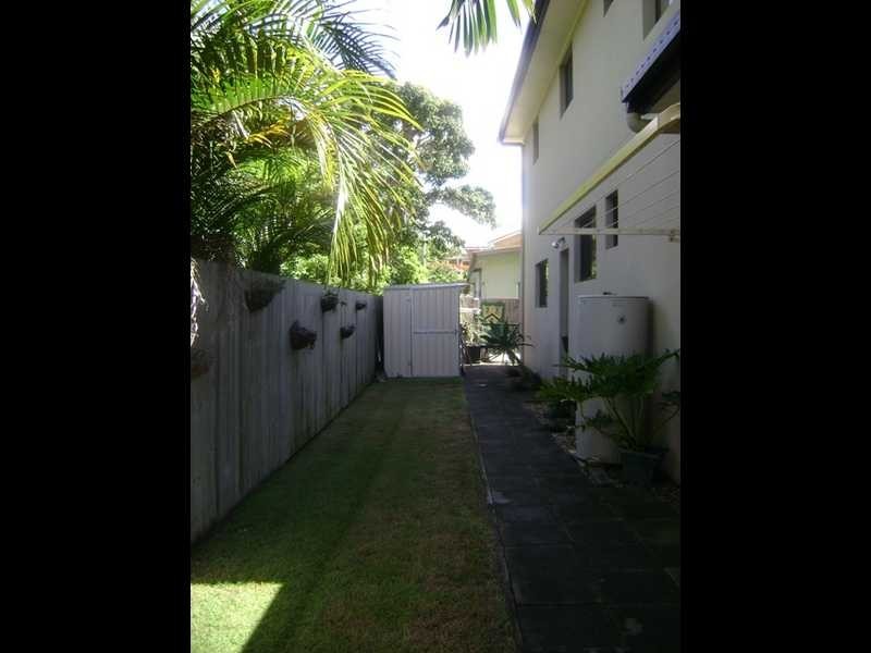 2/217 Turpin Rd, Labrador QLD 4215