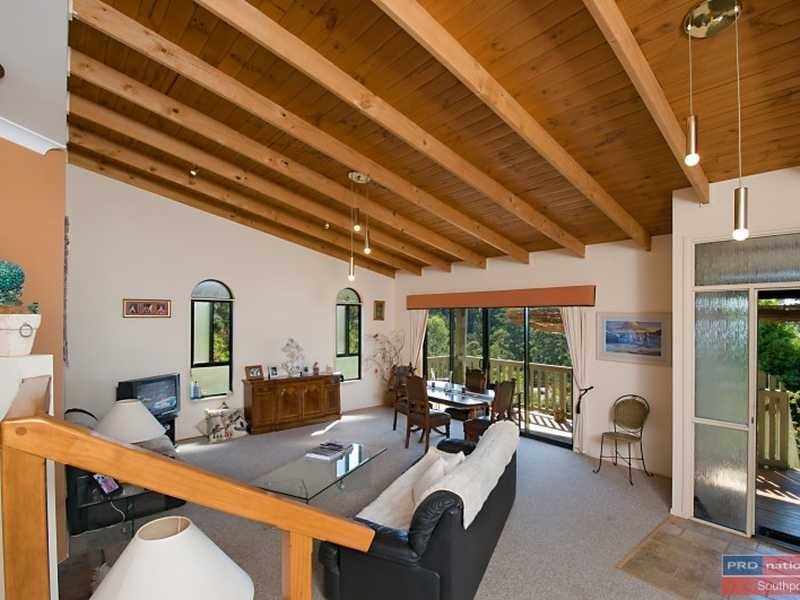 16 North Rd, Lower Beechmont QLD 4211