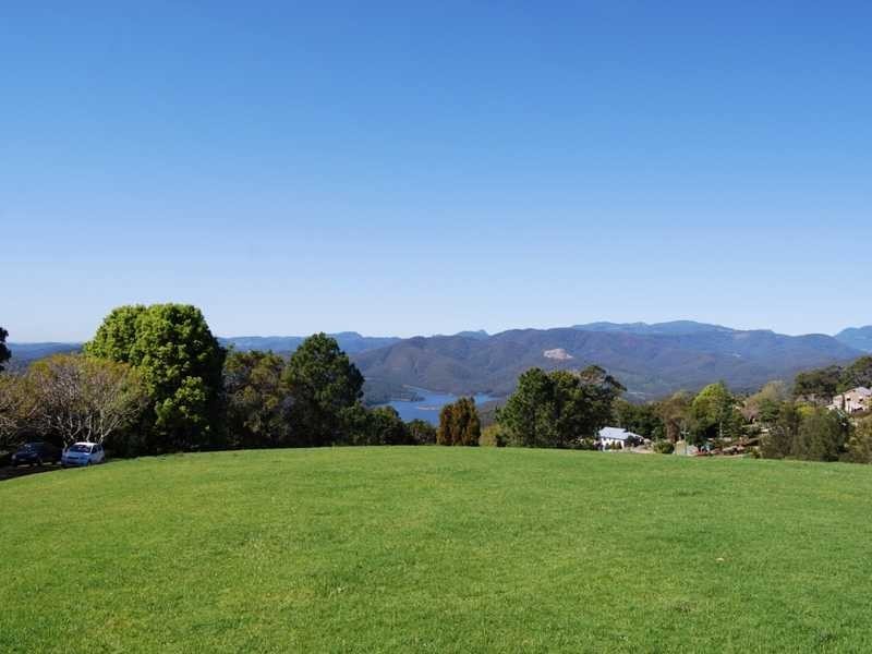 16 North Rd, Lower Beechmont QLD 4211