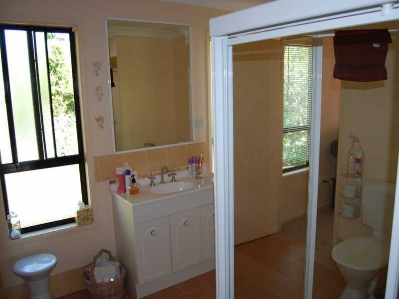 16 North Rd, Lower Beechmont QLD 4211