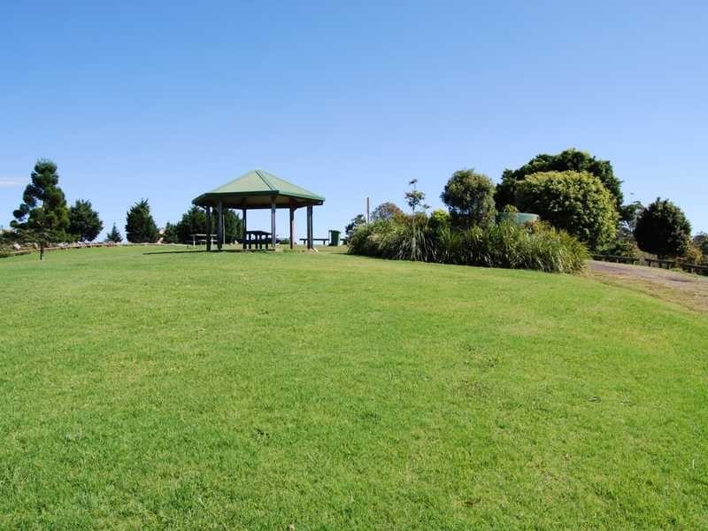 16 North Rd, Lower Beechmont QLD 4211