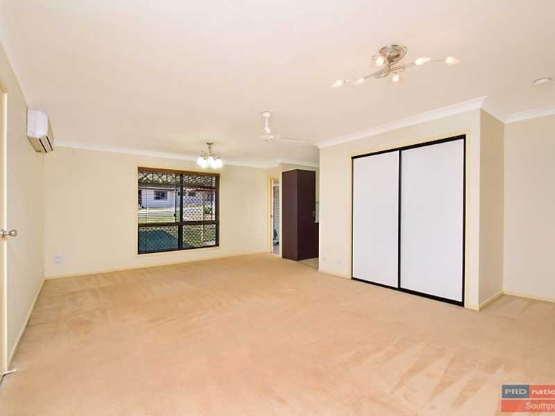 65 Zane Street, Molendinar QLD 4214