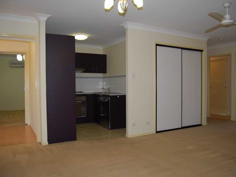 65 Zane Street, Molendinar QLD 4214