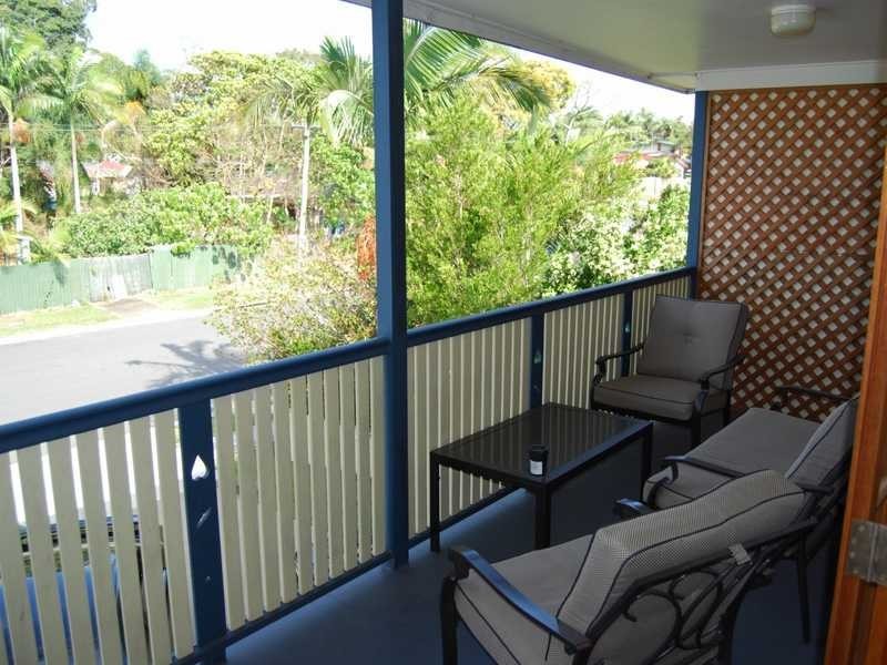 8 Geoffrey Avenue, Southport QLD 4215
