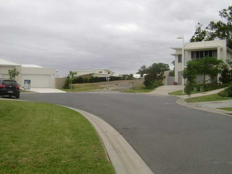 5005 Riverwood Grove, Benowa QLD 4217