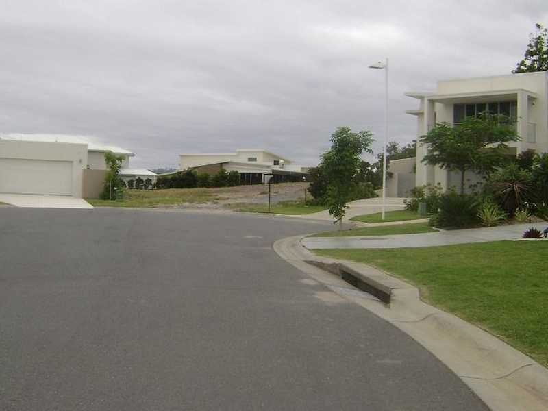 5005 Riverwood Grove, Benowa QLD 4217